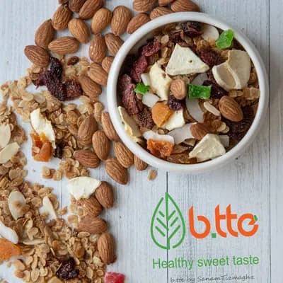 گرانولا میوه ای