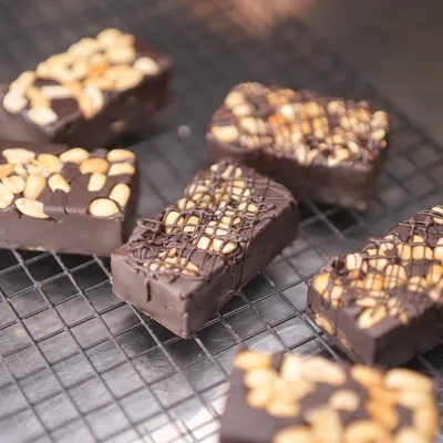 پروتئین بار شکلاتی